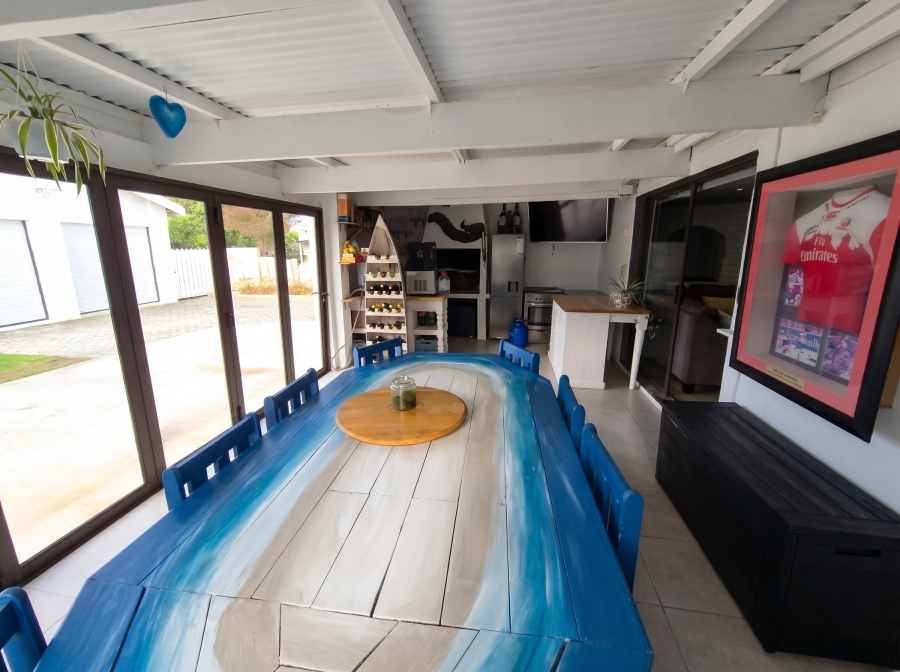 6 Bedroom Property for Sale in Struisbaai Western Cape